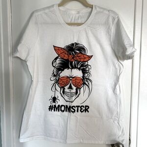 Women’s Halloween Momster Tshirt size XL